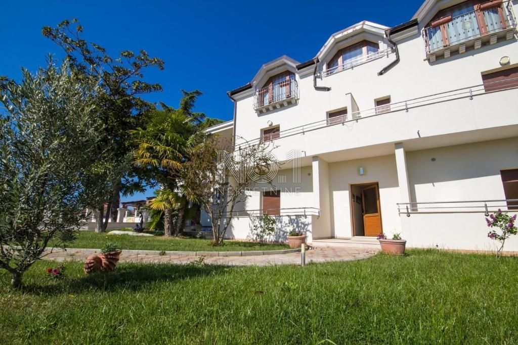 Haus zum Kauf 2.070.000 € 13 Zimmer 400 m²<br/>Wohnfläche 1.921 m²<br/>Grundstück Umag center