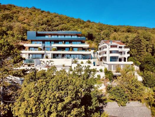 Haus zum Kauf 1.800.000 € 10 Zimmer 561 m² Opatija Centar