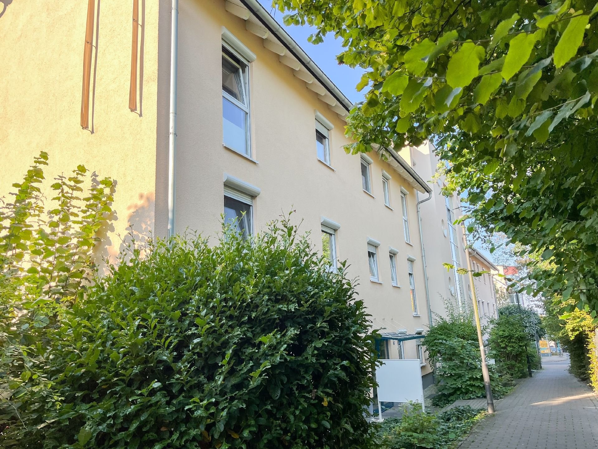 Wohnung zum Kauf 370.000 € 2 Zimmer 65,5 m²<br/>Wohnfläche 2.<br/>Geschoss Preungesheim Frankfurt 60437