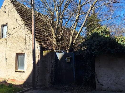 Haus zum Kauf 13.000 € 4 Zimmer 80 m² 250 m² Grundstück Dorfstraße 23 Tornitz Barby / 39249