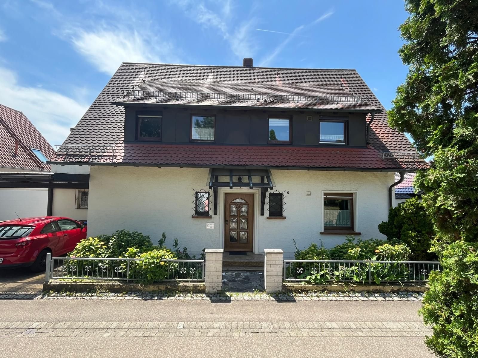 Mehrfamilienhaus zum Kauf 699.000 € 7 Zimmer 160 m²<br/>Wohnfläche 578 m²<br/>Grundstück ab sofort<br/>Verfügbarkeit Rebweg 8 Markdorf Markdorf 88677