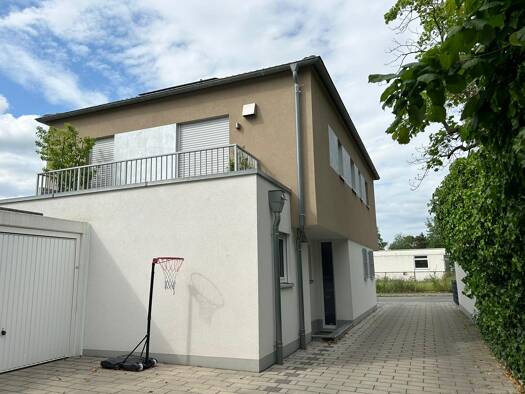 Stadthaus zum Kauf 1.049.000 € 8 Zimmer 198 m² 325 m² Grundstück frei ab 01.12.2026 Unterfarrnbach Fürth 90766