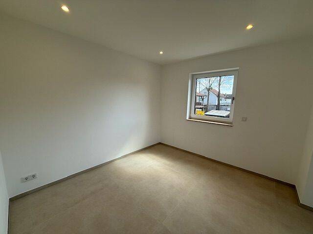 Erstbezug nach Renovierung, 3-Zi-ETW mit Balkon, Garten (ca. 170 m²), FBHZ, 1.OG, 2 Stellplätze, 91058 Erlangen-Eltersdorf – Erlangen – Vorschaubild 9