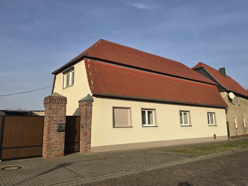 Bauernhaus zum Kauf 95.000 € 5 Zimmer 220 m²<br/>Wohnfläche 2.959 m²<br/>Grundstück Löberitz Zörbig 06780