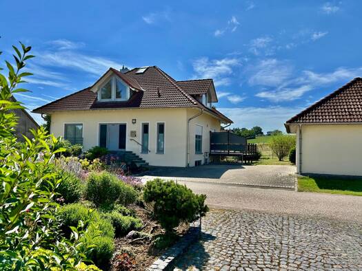 Einfamilienhaus zum Kauf 775.000 € 5 Zimmer 242 m² 830 m² Grundstück frei ab sofort Wasseralfingen Aalen 73433