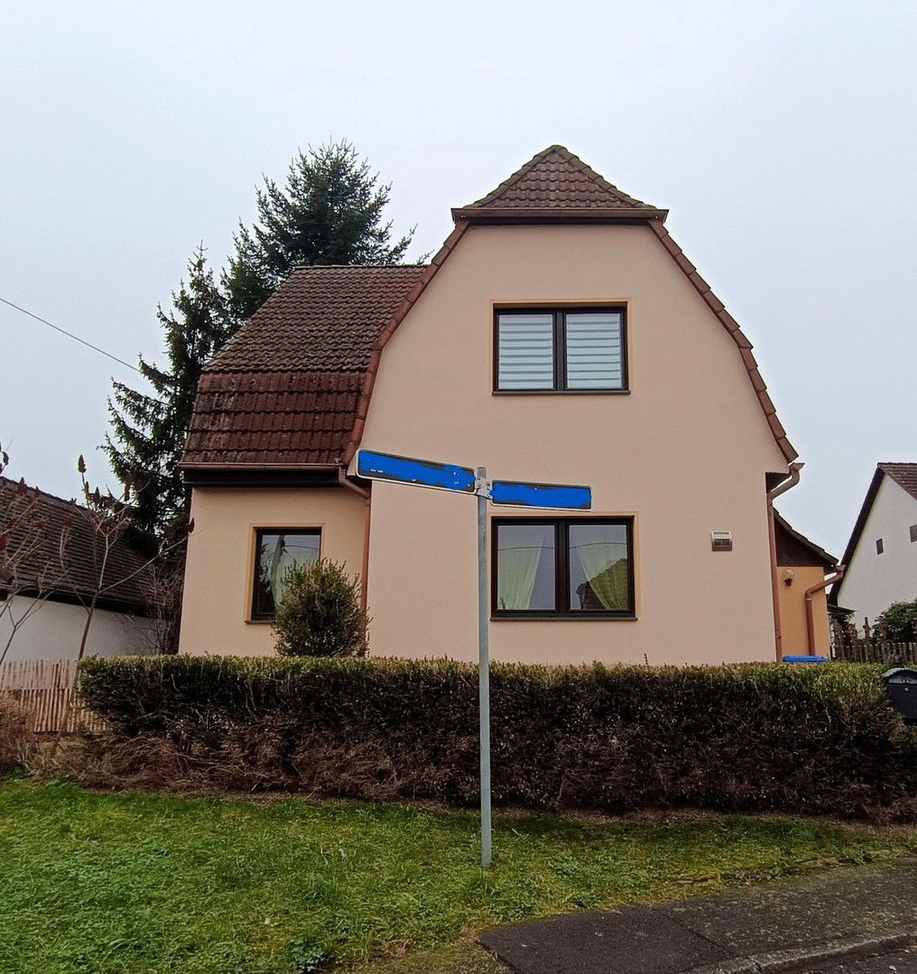 Einfamilienhaus zum Kauf provisionsfrei 172.500 € 8 Zimmer 120 m²<br/>Wohnfläche 1.265 m²<br/>Grundstück 01.02.2025<br/>Verfügbarkeit Zeitz Zeitz 06712