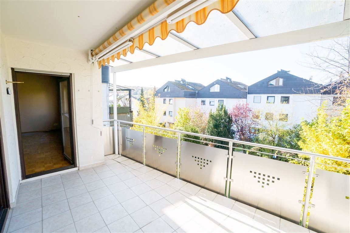 Wohnung zum Kauf 265.000 € 3 Zimmer 90 m²<br/>Wohnfläche 2.<br/>Geschoss ab sofort<br/>Verfügbarkeit Warmbronn Leonberg 71229