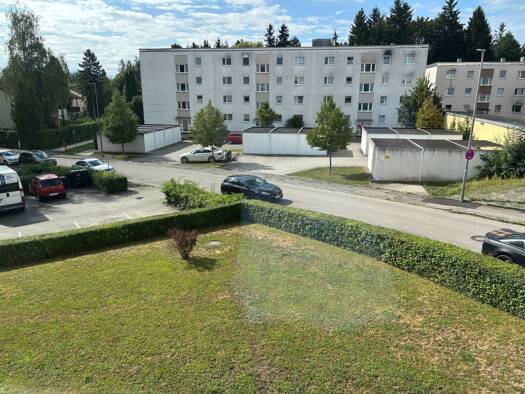 Wohnung zum Kauf 360.000 € 4 Zimmer 85 m² 1. Geschoss Traunreut Traunreut 83301