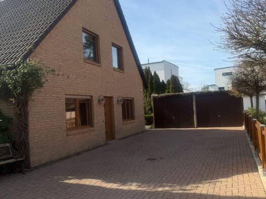 Einfamilienhaus zum Kauf 649.000 € 7 Zimmer 225 m² 1.268 m² Grundstück frei ab sofort Dedenhausen Uetze 31311