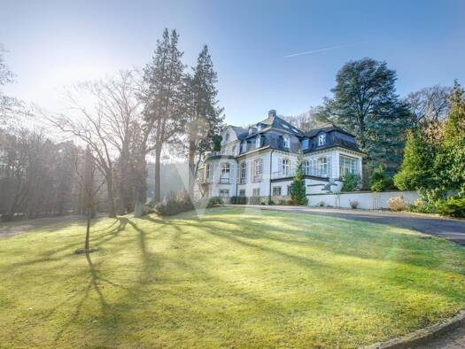 Herrenhaus zum Kauf 26 Zimmer 900 m² 20.000 m² Grundstück Aachen 52076