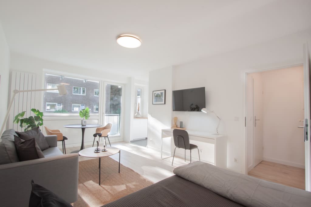 Wohnung zur Miete Wohnen auf Zeit 1.150 € 1 Zimmer 33 m²<br/>Wohnfläche 02.06.2025<br/>Verfügbarkeit Arnold-Schönberg-Straße Urdenbach Düsseldorf 40593