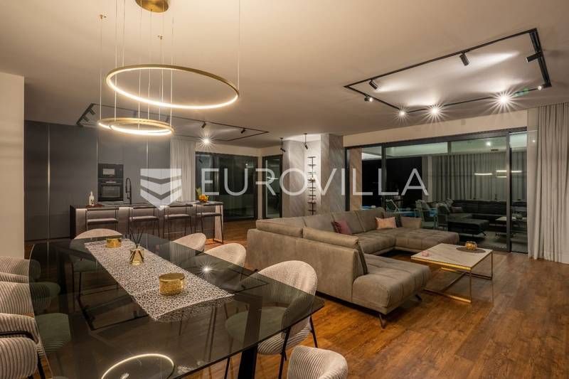 Haus zum Kauf 2.200.000 € 4 Zimmer 396 m²<br/>Wohnfläche Jadranovo 51264