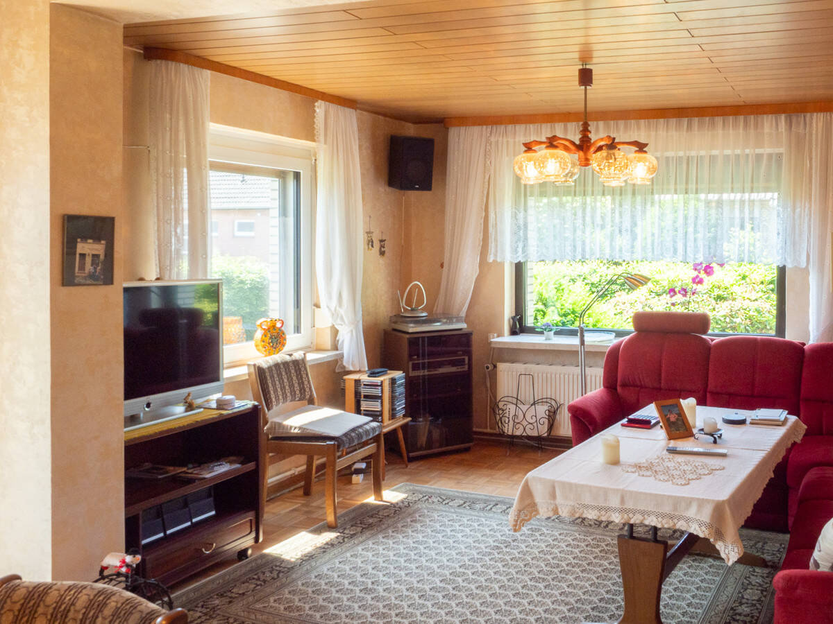 Immobilie in Hasloh - Ihr neues Zuhause mit Gartenfreiheit auf großzügigem Grundstück - Doppelhaushälfte mit Entwicklungspotenzial - Bild 4