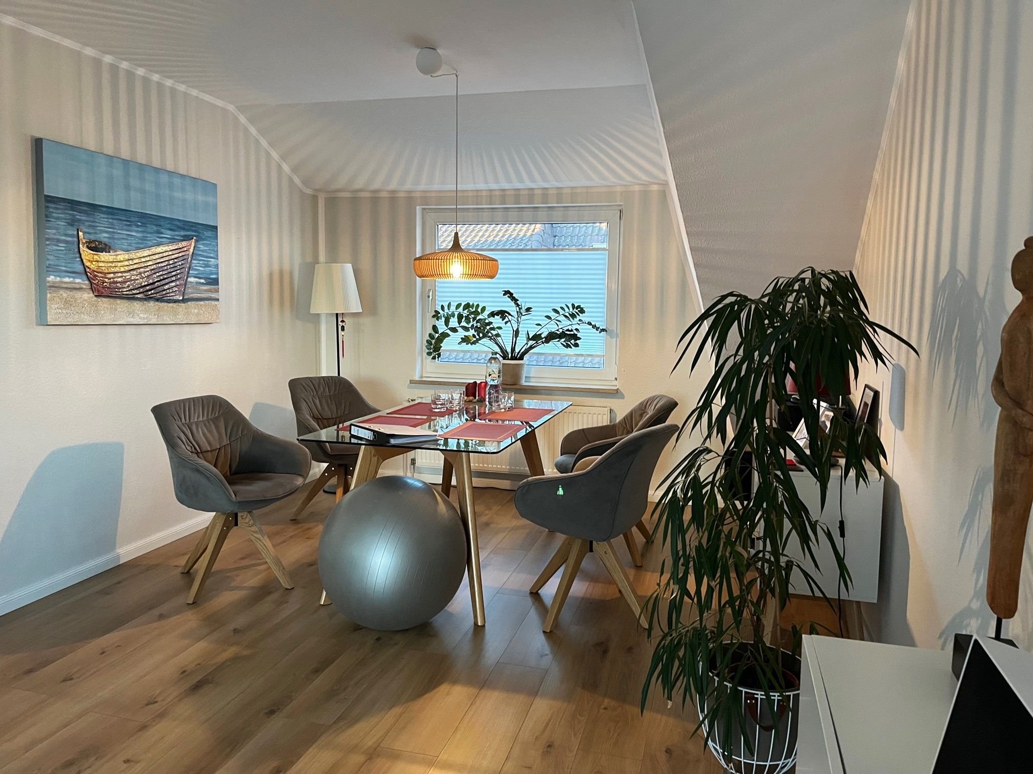 Maisonette zum Kauf 299.000 € 2,5 Zimmer 90 m²<br/>Wohnfläche 1.<br/>Geschoss 01.10.2024<br/>Verfügbarkeit Glashütte Norderstedt 22851