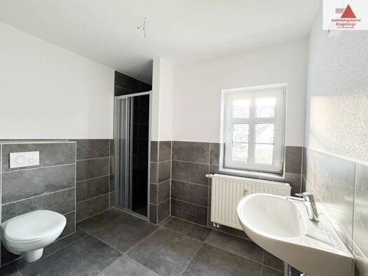 Wohnung zur Miete 775 € 5 Zimmer 120 m² 1. Geschoss Auerbacher Str. 10 Gornsdorf 09390