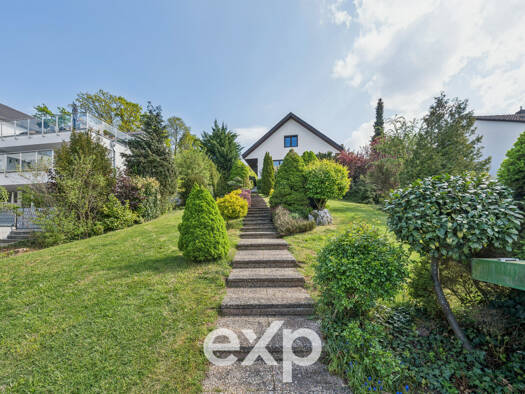 Einfamilienhaus zum Kauf 8 Zimmer 357 m² 1.303 m² Grundstück Obernau Aschaffenburg 63743