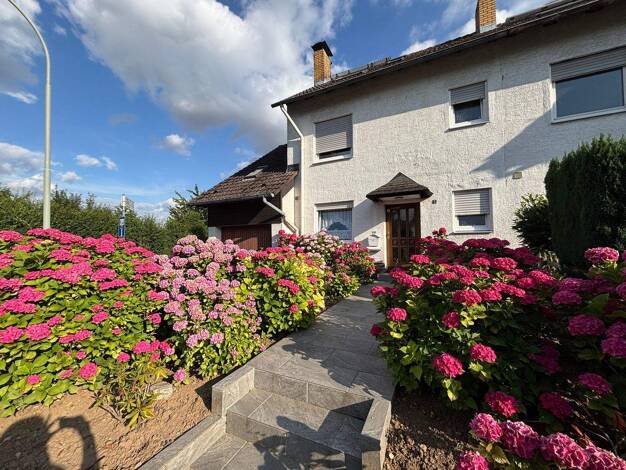 Reihenendhaus zum Kauf 499.000 € 5 Zimmer 180 m² 296 m² Grundstück Rodheim Rosbach vor der Höhe 61191