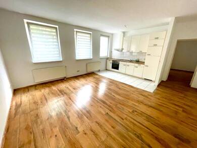 Wohnung zur Miete 435 € 2 Zimmer 58,9 m² 3. Geschoss frei ab sofort Halberstädter Str.94 Wormser Platz Magdeburg 39112