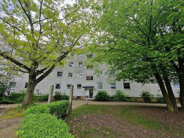 Wohnung zur Miete 807 € 4 Zimmer 94,3 m² 3. Geschoss frei ab 22.12.2025 Lahnstr. 12 Weststadt Braunschweig 38120