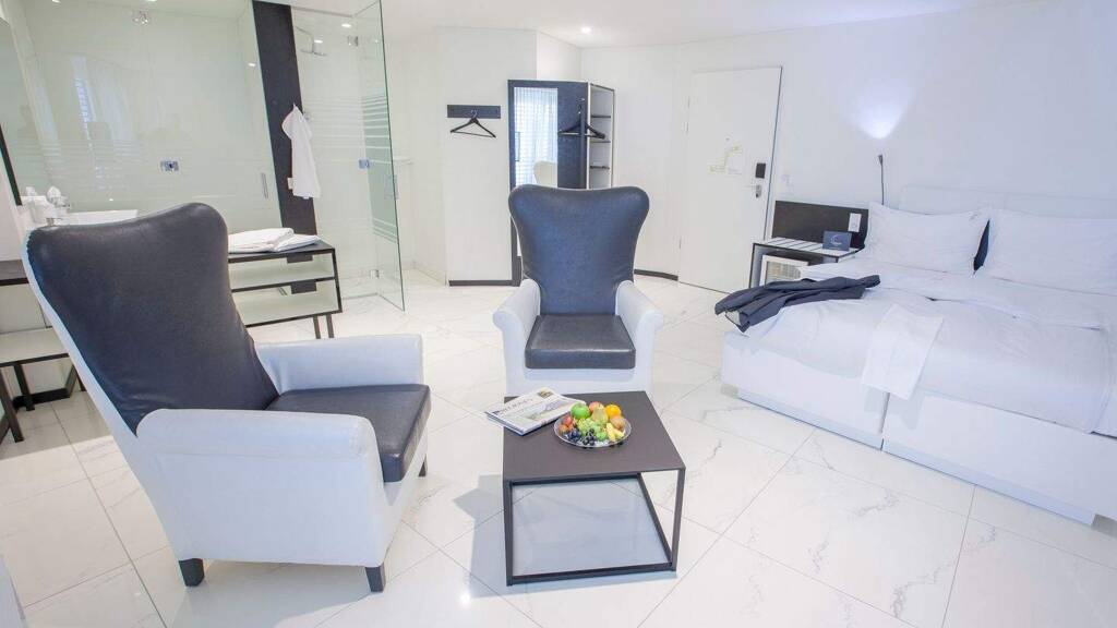 Studio zur Miete Wohnen auf Zeit 1.700 € 1 Zimmer 33 m² frei ab 01.04.2026 Regensdorf 8105