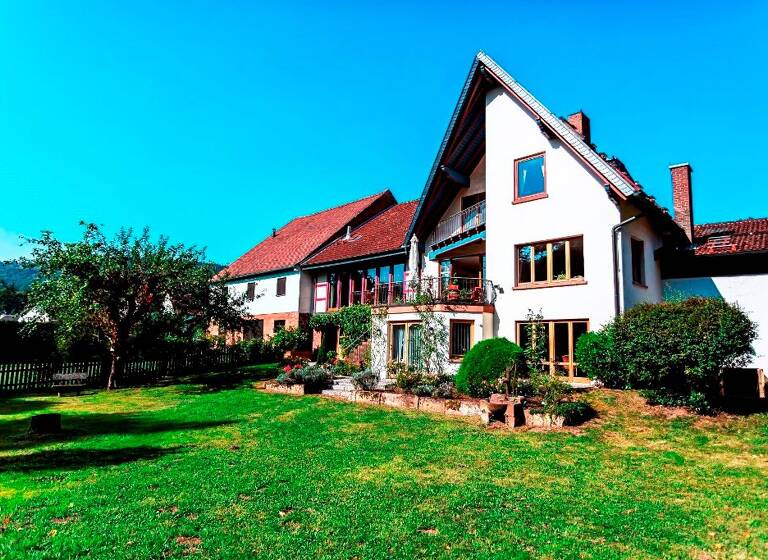 Einfamilienhaus zum Kauf 790.000 € 9 Zimmer 350 m²<br/>Wohnfläche 1.673 m²<br/>Grundstück Hobbach Eschau 63863