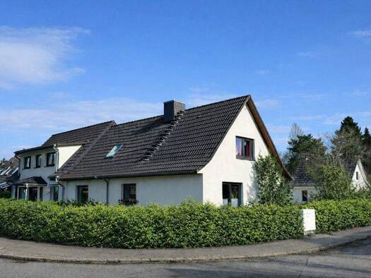 Doppelhaushälfte zur Miete 1.350 € 3,5 Zimmer 101 m² frei ab 01.05.2026 Lurup 22549