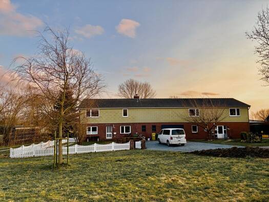 Mehrfamilienhaus zum Kauf provisionsfrei 749.000 € 10,5 Zimmer 300 m² 1.338 m² Grundstück Dorfstraße 135 b Simonsberg 25813