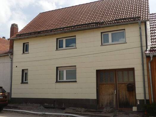 Reihenmittelhaus zum Kauf 39.500 € 7 Zimmer 151 m² 290 m² Grundstück frei ab sofort Herdaische Str. 3 Ohrdruf 99885