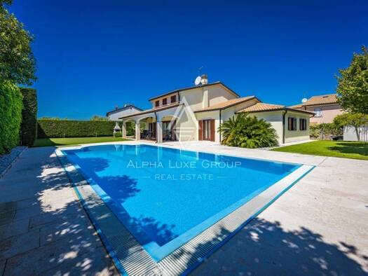 Haus zum Kauf 950.000 € 5 Zimmer 205 m² Umag Centar, Luka, Finida