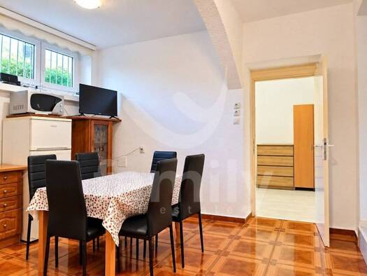 Wohnung zur Miete 600 € 2 Zimmer 46 m² 2 Geschosse Pula 52100