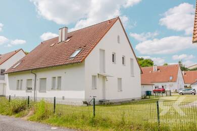 Doppelhaushälfte zum Kauf 269.000 € 4 Zimmer 135 m² 400 m² Grundstück Steinfels Mantel 92708