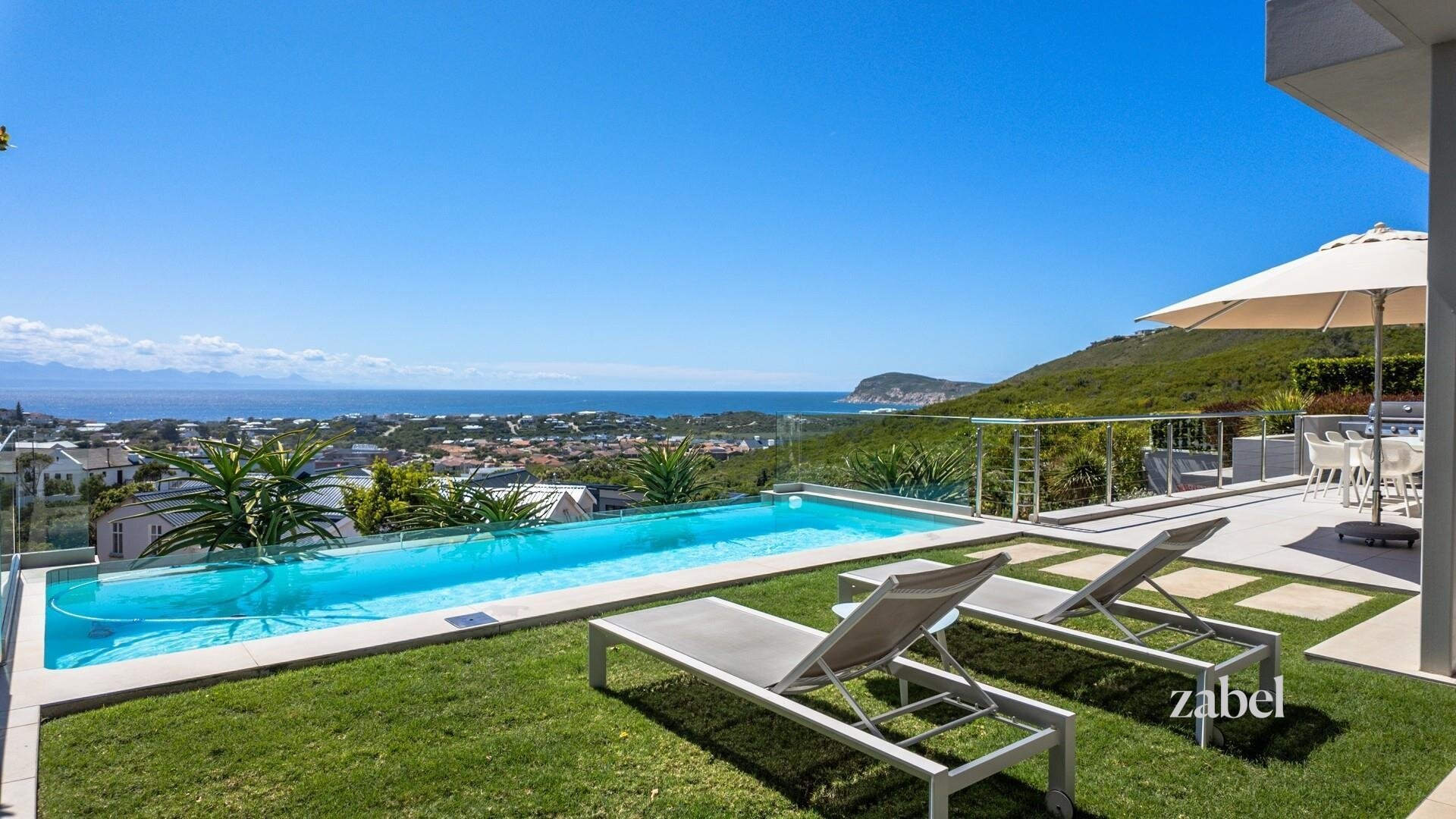 Einfamilienhaus zum Kauf provisionsfrei 932.484 € 5 Zimmer 460 m²<br/>Wohnfläche 931 m²<br/>Grundstück Plettenberg Bay 6600