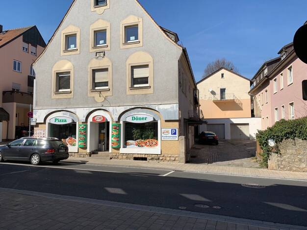 Haus zum Kauf provisionsfrei 1.350.000 € 16 Zimmer 332 m² 410 m² Grundstück Hauptstraße 72 Höchberg 97204