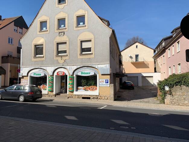 Haus zum Kauf provisionsfrei 1.450.000 € 16 Zimmer 332 m² 410 m² Grundstück Hauptstraße 72 Höchberg 97204