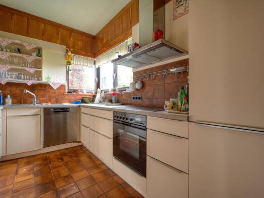 Immobilie in Vöcklabruck - Villa zum Kauf - Vöcklabruck - 599.000 € - 10 Zimmer, 295 m², 1.013 m² Grundstück - Bild 2