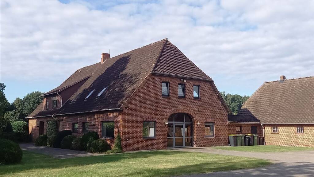 Mehrfamilienhaus zum Kauf 480.000 € 15 Zimmer 326 m² 4.700 m² Grundstück frei ab sofort Hude Hude (Oldenburg) 27798