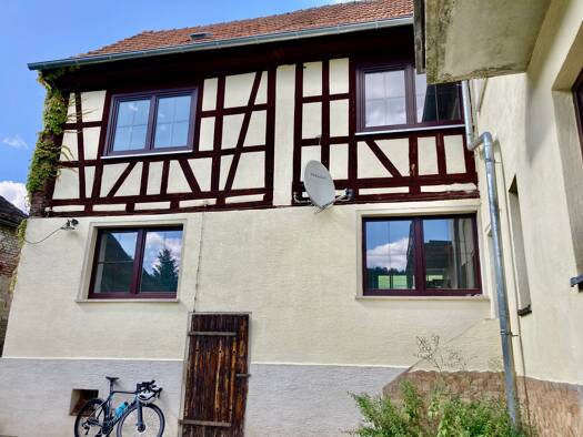 Einfamilienhaus zum Kauf 279.000 € 8 Zimmer 233 m² 1.120 m² Grundstück frei ab sofort Rodaer Straße 5 Erdmannsdorf Lippersdorf-Erdmannsdorf 07646