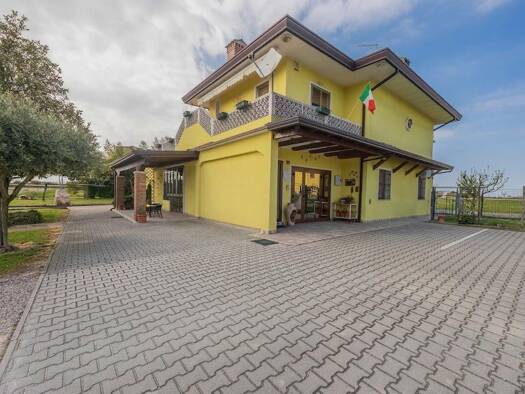 Villa zum Kauf 380.000 € 7 Zimmer 417 m² 4.000 m² Grundstück frei ab sofort Eraclea 30020