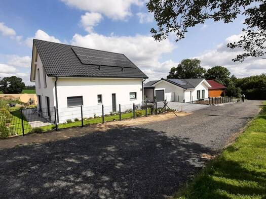 Einfamilienhaus zur Miete 1.700 € 5 Zimmer 151 m² 490 m² Grundstück frei ab 01.06.2026 Straas Münchberg 95213