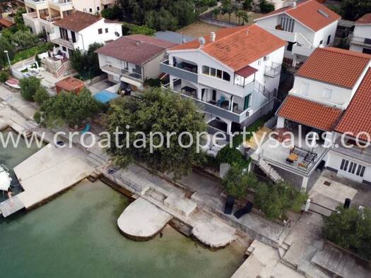 Haus zum Kauf 950.000 € 4 Zimmer 185 m² Šibenik