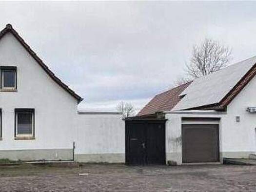 Einfamilienhaus zum Kauf als Kapitalanlage geeignet 95.000 € 4 Zimmer 110 m² 1.169 m² Grundstück Röblingen am See Seegebiet Mansfelder Land 06317