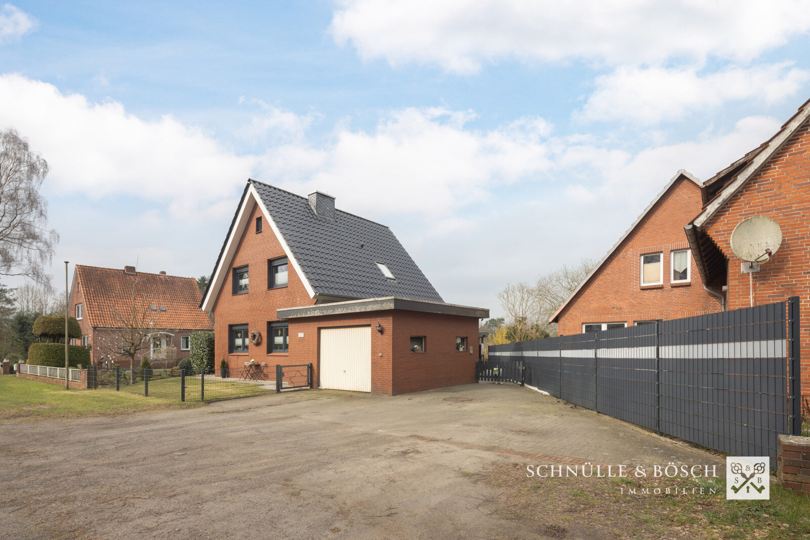 Mehrfamilienhaus zum Kauf 369.000 € 6 Zimmer 186 m²<br/>Wohnfläche 875 m²<br/>Grundstück Bremervörde Bremervörde 27432