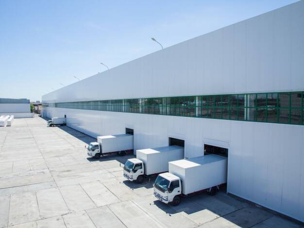Lagerhalle zur Miete 30.000 m² Lagerfläche teilbar ab 10.000 m² Heidenau 01809