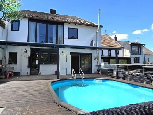 Haus zum Kauf 239.000 € 8 Zimmer 230 m² 630 m² Grundstück Rosenstraße 6 Schmelz 66839