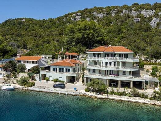 Haus zum Kauf 6 Zimmer 1.000 m² Pasadur Lastovo