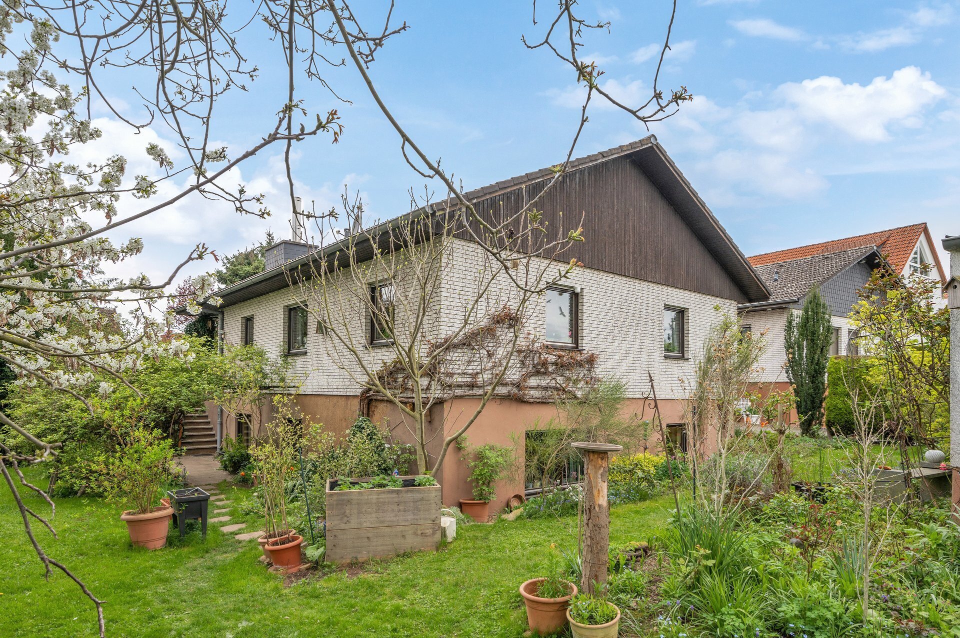 Einfamilienhaus zum Kauf 598.000 € 6 Zimmer 210,5 m²<br/>Wohnfläche 533 m²<br/>Grundstück Wisselsheim Bad Nauheim 61231