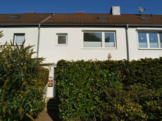 Reihenmittelhaus zum Kauf 216.000 € 5 Zimmer 110 m² 236 m² Grundstück Klein Hehlen Celle 29223