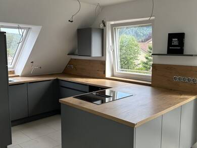 Wohnung zur Miete 850 € 3 Zimmer 85 m² Dachgeschoss frei ab 01.08.2025 Neuendorf 97788