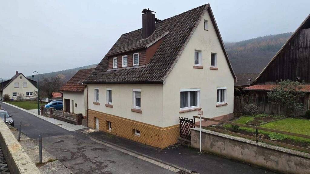 Einfamilienhaus zum Kauf provisionsfrei 215.000 € 5 Zimmer 117 m² 473 m² Grundstück Neuendorf 97788