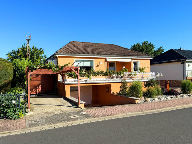 Einfamilienhaus zum Kauf 339.000 € 9 Zimmer 231,6 m² 601 m² Grundstück Guts-Muths-Straße 33 Bitterfeld Bitterfeld-Wolfen 06749
